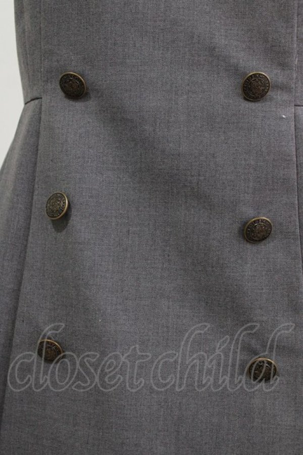 画像4: Fi.n.t / エンブレム釦プリーツジャンパースカート Free グレー H-26-01-07-027-CA-OP-NS-ZH (4)