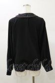 画像2: Fi.n.t / ローズ刺繍ダブルカラーブラウス Free Black H-26-01-08-038-CA-BL-NS-ZH (2)