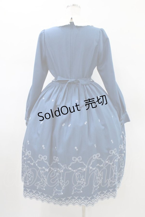 画像2: Innocent World / ピーターラビット  刺繍ワンピース M ブルー/サックス H-26-01-14-1019-IW-OP-NS-ZH (2)
