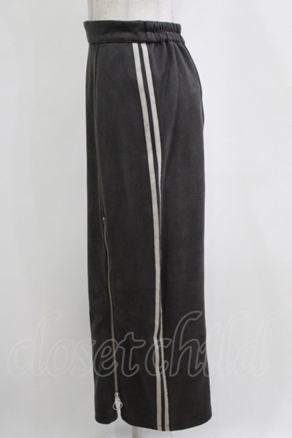 画像2: axes femme / カットスエードジップスカート Free チャコール H-26-01-15-071-AX-SK-NS-ZH (2)