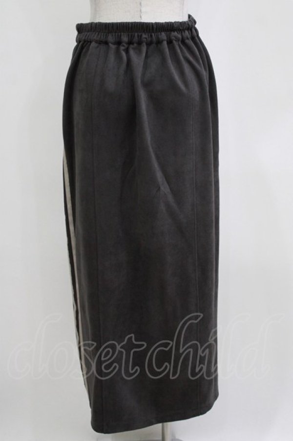 画像3: axes femme / カットスエードジップスカート Free チャコール H-26-01-15-071-AX-SK-NS-ZH (3)