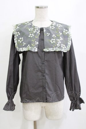 画像: merry jenny / floralレースカラーブラウス  チャコール H-26-01-19-056-LO-BL-KB-ZH