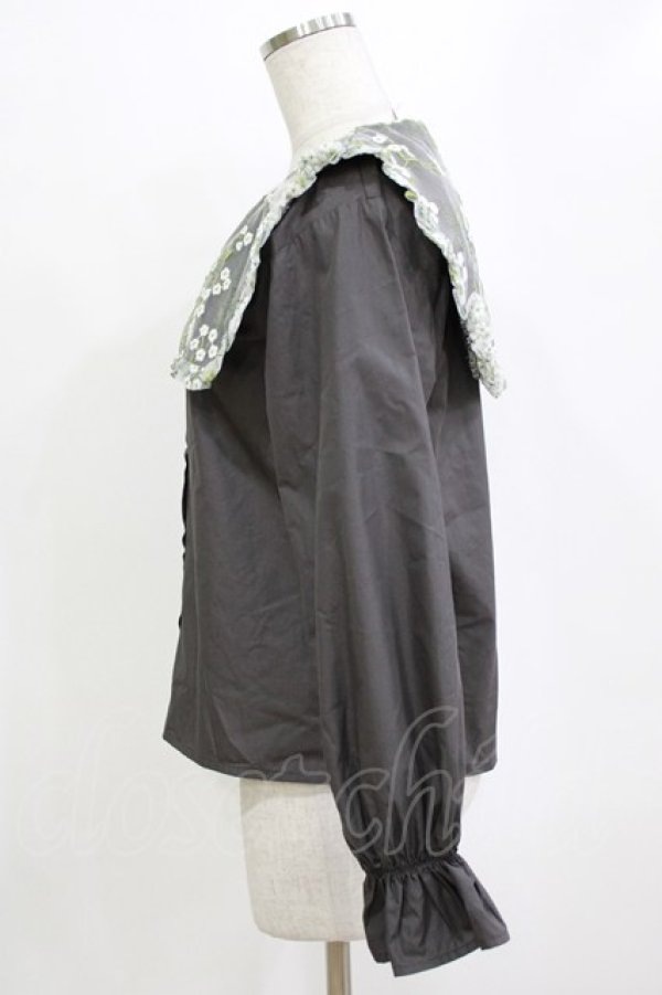 画像2: merry jenny / floralレースカラーブラウス  チャコール H-26-01-19-056-LO-BL-KB-ZH (2)