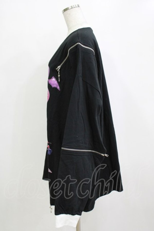 画像2: Amilige / 檀上大空コラボイラスト肩ZIPロングTシャツ「I'm a devil now!」  ブラック H-26-01-21-055-PU-TO-KB-ZH (2)