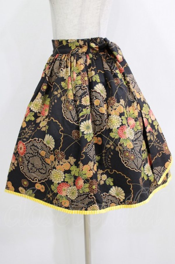 画像2: metamorphose / 和柄フリルリボンスカート Free ブラック H-26-01-22-1018-ME-SK-NS-ZH (2)