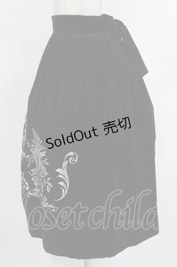 画像2: Victorian maiden / バラと小鳥の別珍スカート Free ブラック H-26-01-24-029-CL-SK-NS-ZH (2)