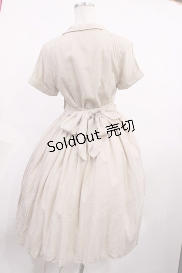 画像2: F i.n.t / バックリボンドッキングシャツワンピース Free BEIGE H-26-01-27-1022-CA-OP-NS-ZH (2)