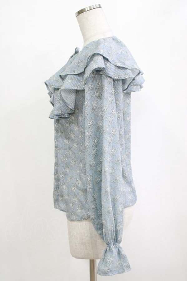 画像2: an another angelus / フレンチローズ柄ラッフルカラーブラウス Free L/BLUE×WH H-26-02-02-042-CA-BL-NS-ZH (2)