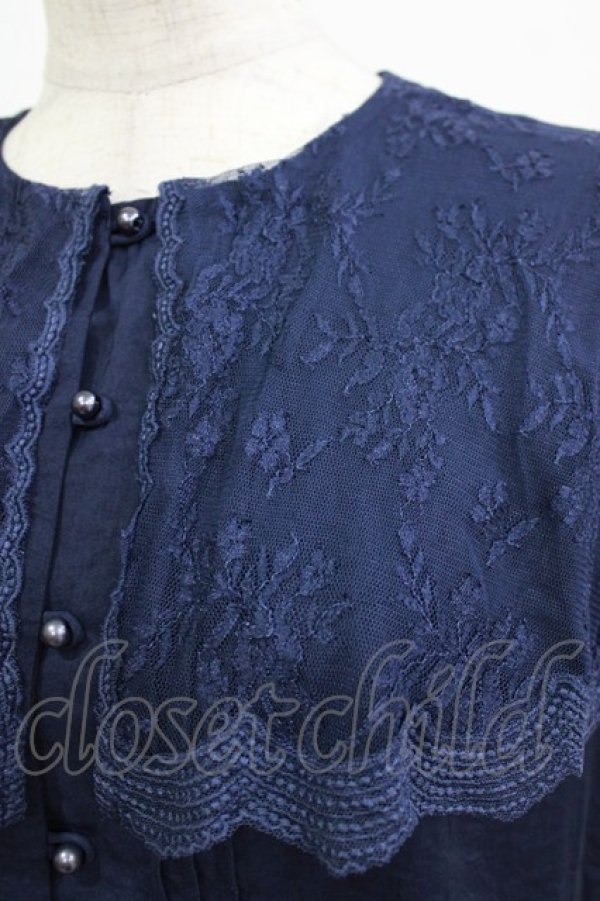 画像4: an another angelus / レースケープ衿ブラウス Free Navy H-26-02-03-063-CA-BL-NS-ZH (4)