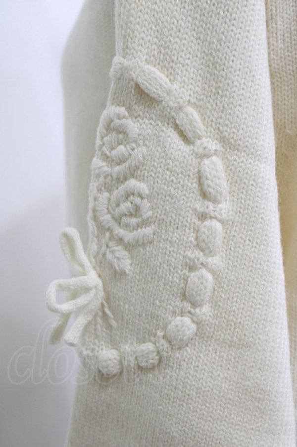 画像4: F&A / 袖ローズ刺繍ニットプルオーバー Free OFFWHITE H-26-02-03-071-LO-TO-NS-ZH (4)