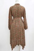 画像3: axes femme / 花柄イレヘムプリーツワンピース M ブラウン H-26-02-04-049-AX-OP-NS-ZH (3)