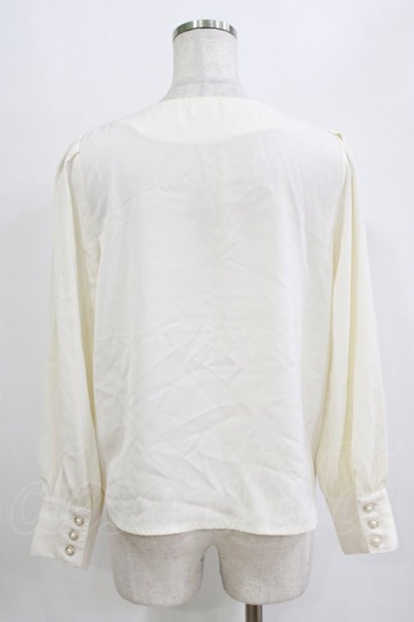 画像3: Fi.n.t / パール釦前あきブラウス Free IVORY H-26-02-04-061-CA-BL-NS-ZH (3)