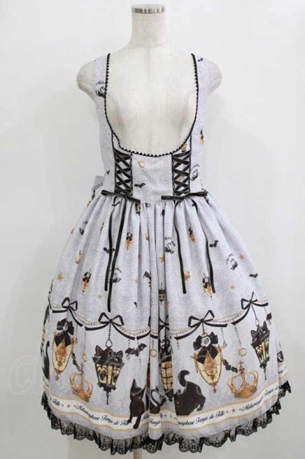 画像1: metamorphose / 【プラスサイズ】まいごの子猫と魔法のランタン フロントあきダブルレースアップジャンパースカート プラスサイズ グレー H-26-02-05-1009-ME-OP-NS-ZH (1)