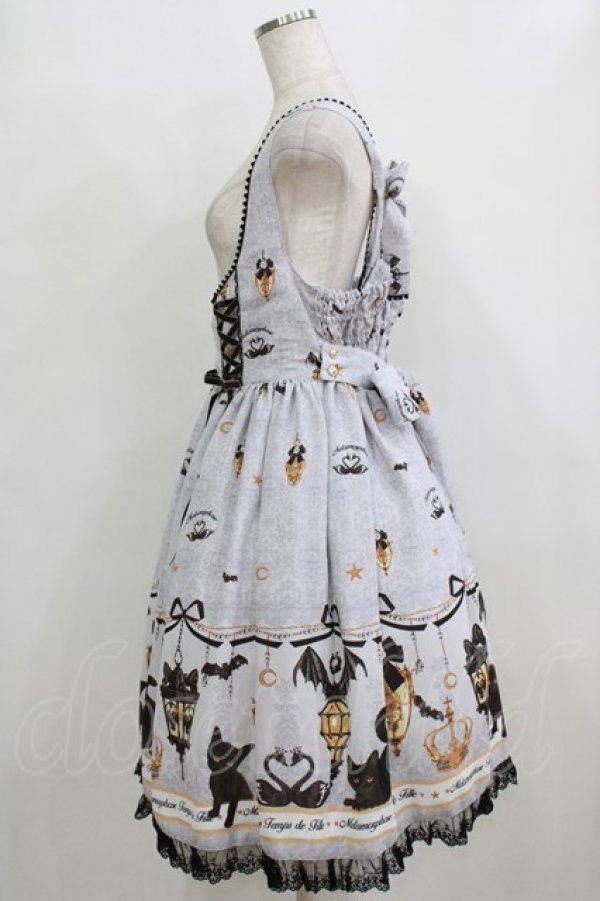 画像2: metamorphose / 【プラスサイズ】まいごの子猫と魔法のランタン フロントあきダブルレースアップジャンパースカート プラスサイズ グレー H-26-02-05-1009-ME-OP-NS-ZH (2)