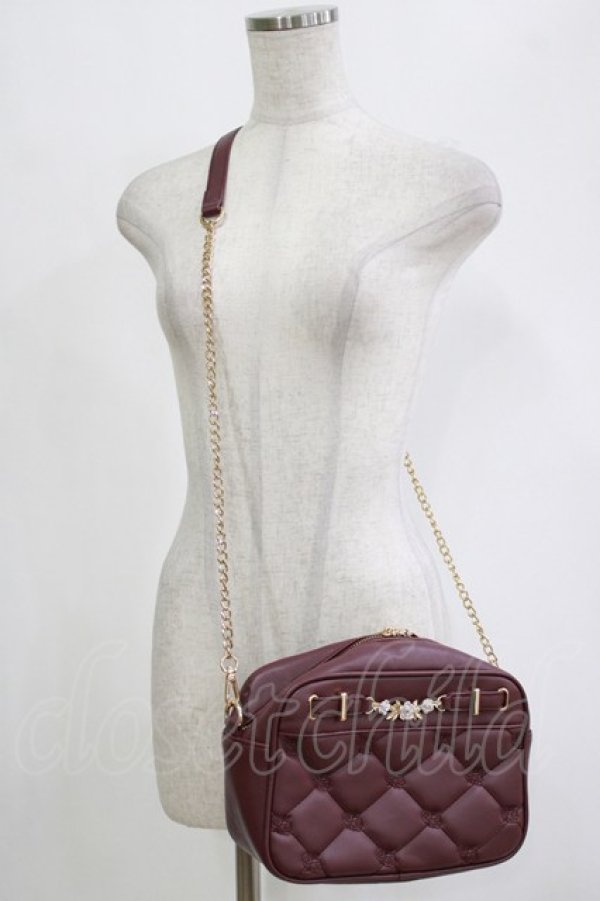 画像1: axes femme / 薔薇刺繍キルトショルダー  ワイン H-26-02-07-045-AX-BG-NS-ZH (1)