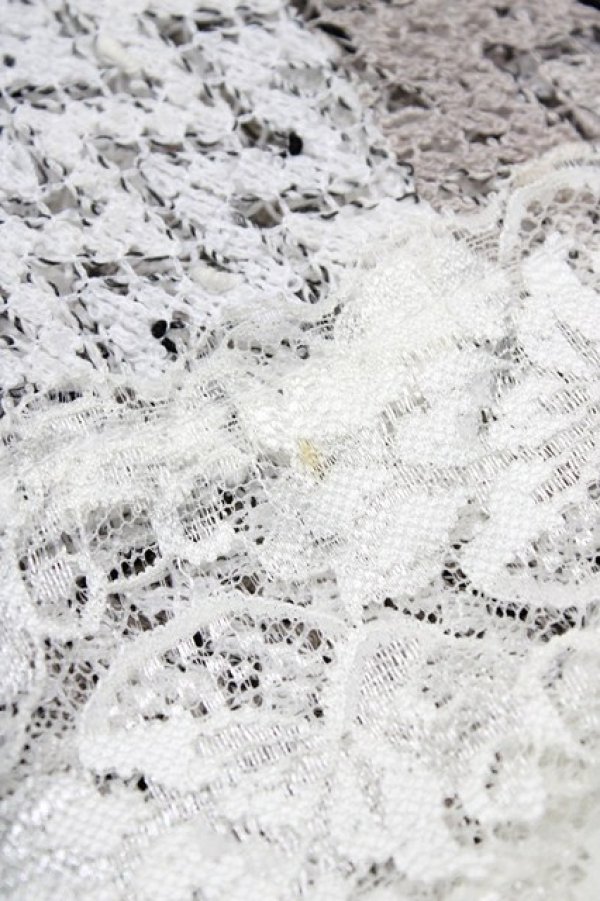 画像3: Rozen Kavalier / 透かし編みポンチョケープ  オフベージュ H-26-02-07-1049-OO-TO-KB-ZH (3)