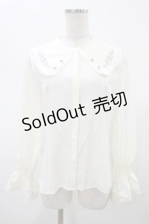 画像: axes femme / ローズ刺繍ビッグカラーブラウス Free 生成り H-26-02-09-052-AX-BL-NS-ZH