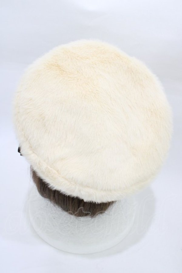 画像2: axes femme / リボンブローチ付ファーベレー  生成り H-26-02-09-007-AX-AC-NS-ZH (2)