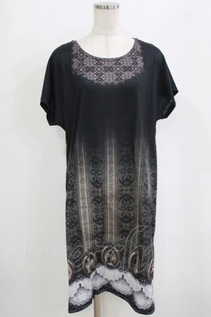 画像: abilletage / トロンプルイユTシャツワンピース(Round frame)  ブラック H-26-02-10-039-GO-OP-KB-ZH