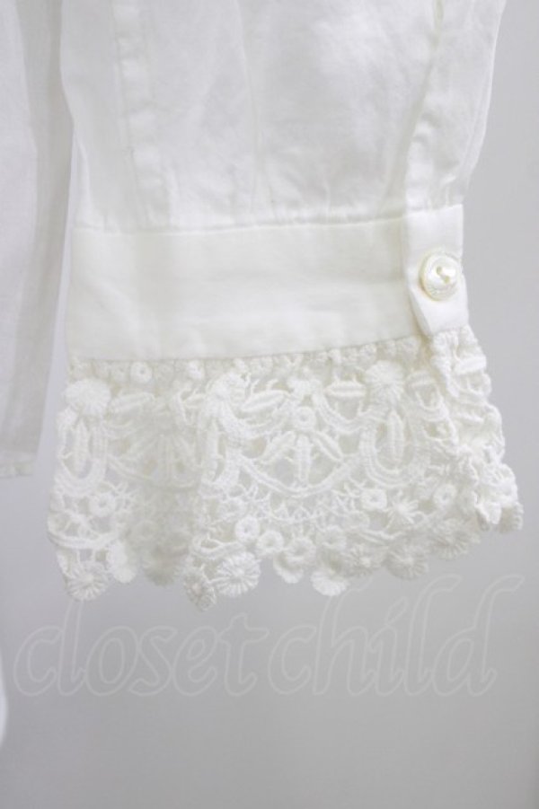 画像4: Jane Marple / リボンタイ付ピンタックブラウス  オフホワイト H-26-02-10-053-JM-BL-KB-ZH (4)