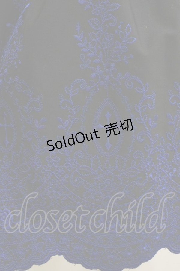 画像4: Moi-meme-Moitie / Rose Garden刺繍ジャンパースカート 9号 黒×青 H-26-02-10-001-MO-OP-KB-ZH (4)