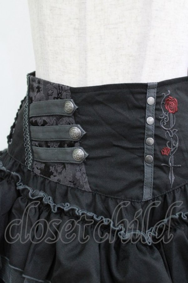画像4: Ozz oneste / 薔薇刺繍イレギュラースカート  黒 H-26-02-10-012-OO-SK-KB-ZH (4)
