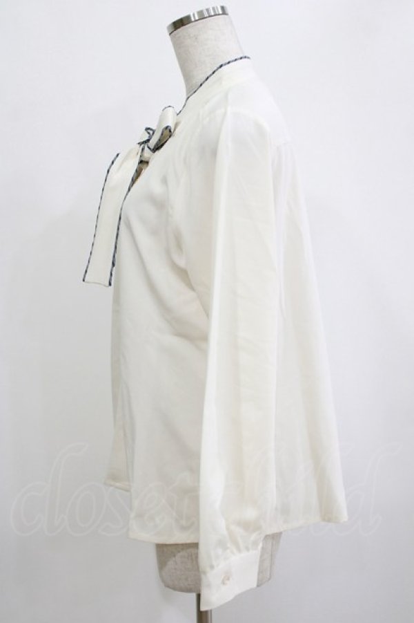 画像2: Fi.n.t / キャンディーストライプボウタイブラウス Free IVORY H-26-02-12-053-CA-BL-NS-ZH (2)