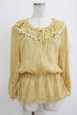 画像1: axes femme / 刺繍入りフリルブラウス M マスタード H-26-02-14-055-AX-BL-NS-ZH (1)