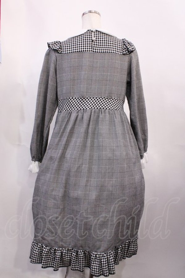 画像2: Nile Perch / Vフリルチェックワンピース Free ブラック H-26-02-17-1005-LO-OP-NS-ZH (2)