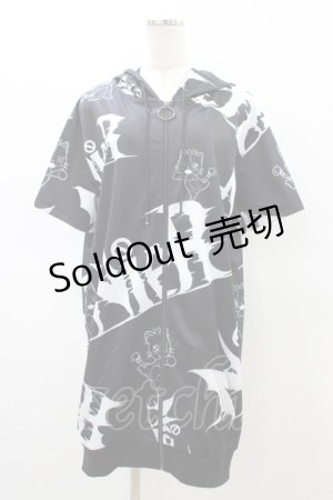 画像: NieR Clothing / 総柄ZIP半袖パーカー  ブラック H-26-02-18-1049-PU-TO-KB-ZH