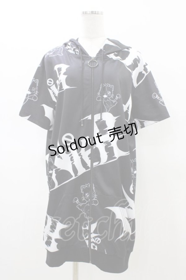 画像1: NieR Clothing / 総柄ZIP半袖パーカー  ブラック H-26-02-18-1049-PU-TO-KB-ZH (1)