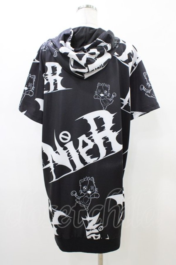 画像2: NieR Clothing / 総柄ZIP半袖パーカー  ブラック H-26-02-18-1049-PU-TO-KB-ZH (2)
