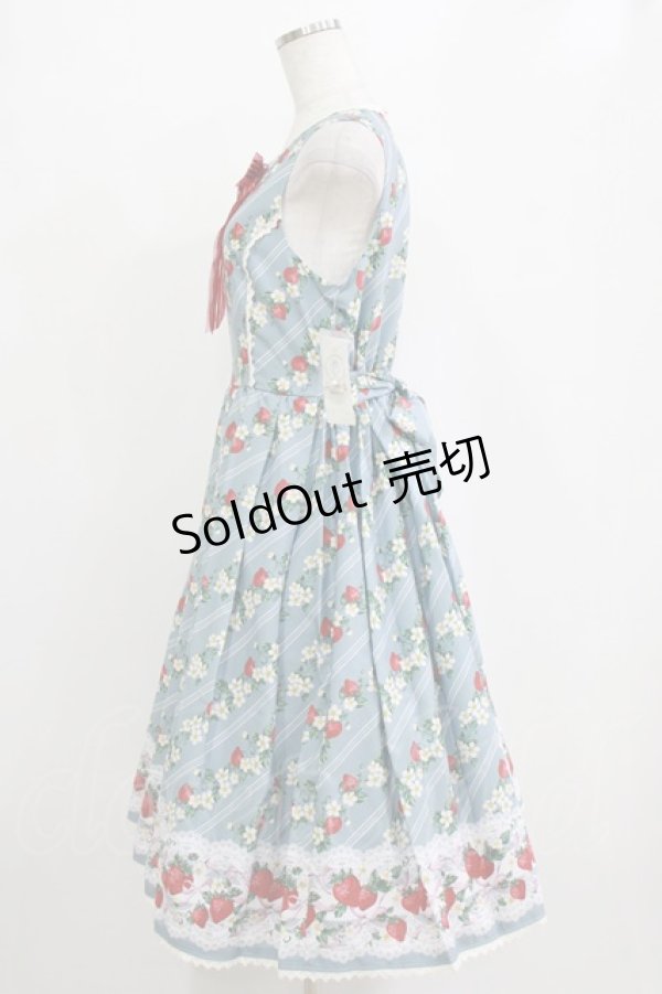 画像2: axes femme kawaii / いちご柄ジャンパースカート M サックス H-26-02-20-003-AX-OP-NS-ZH (2)