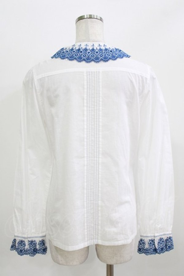 画像3: Jane Marple / フラワーレースとピンタックのブラウス  オフ×ブルー H-26-03-02-058-JM-BL-KB-ZH (3)