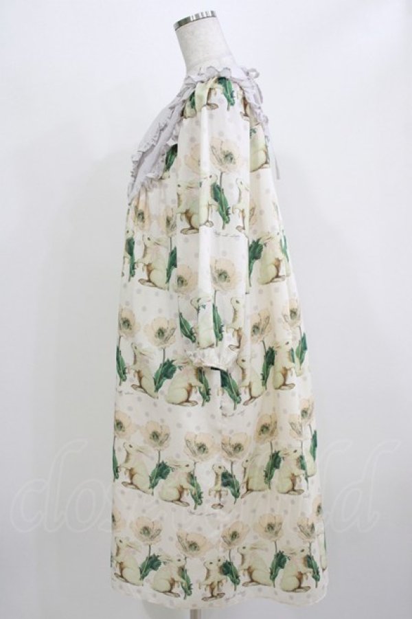 画像2: Perla nell' ostrica / うさぎポピードットフリルヨークワンピース  アイボリー×グレー H-26-03-04-1056-EL-OP-KB-ZH (2)