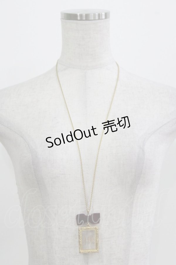 画像2: Jane Marple / ロゴフレームのペンダント  ゴールド H-26-03-07-075-JM-AC-KB-ZH (2)