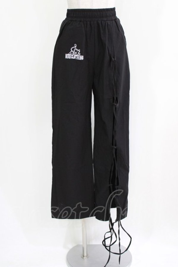 画像1: NieR Clothing / ロゴ刺繍パンツ  黒 H-26-03-09-1018-PU-PA-AK-ZH (1)