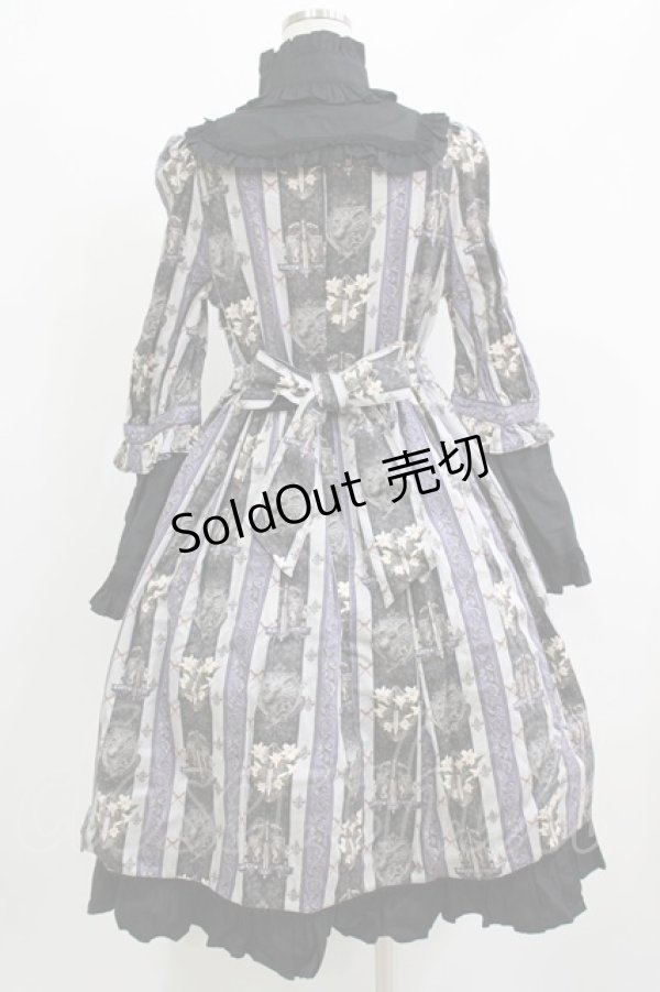 画像3: ALICE and the PIRATES / St.Lily Wolf〜狼騎士と百合の誓い〜柄ワンピース Free グレー H-26-03-10-1011-PA-OP-NS-ZH (3)