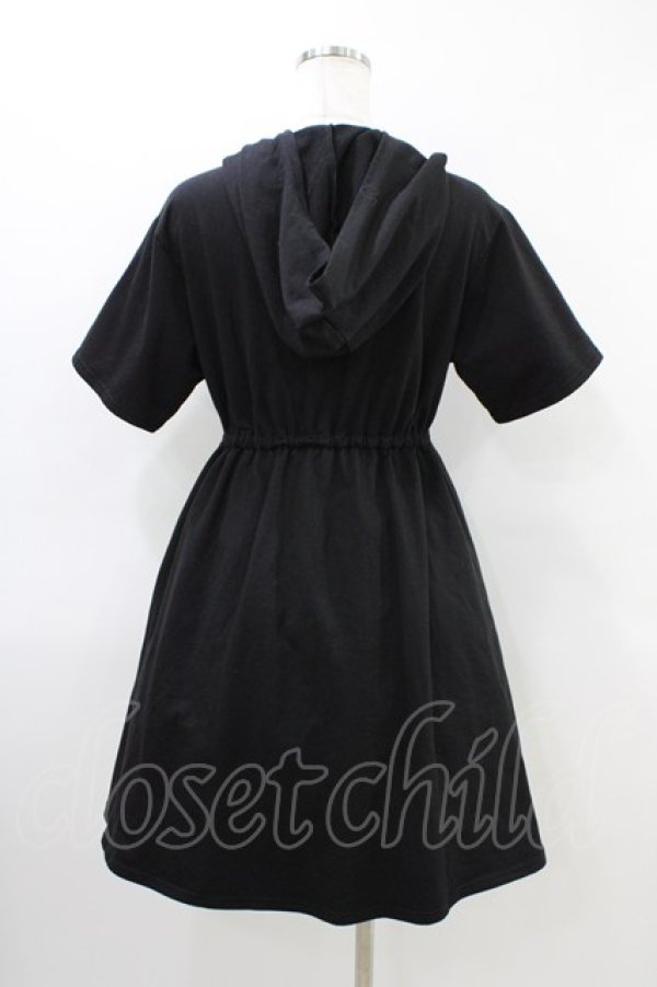 画像2: axes femme / カットアウトパーカーワンピース Free ブラック H-26-03-11-038-AX-OP-NS-ZH (2)