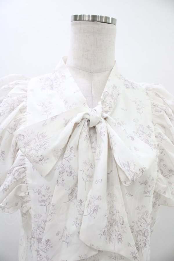 画像3: evelyn / 肩フリル花柄ブラウス Free オフ H-26-03-15-1052-LO-BL-NS-ZH (3)