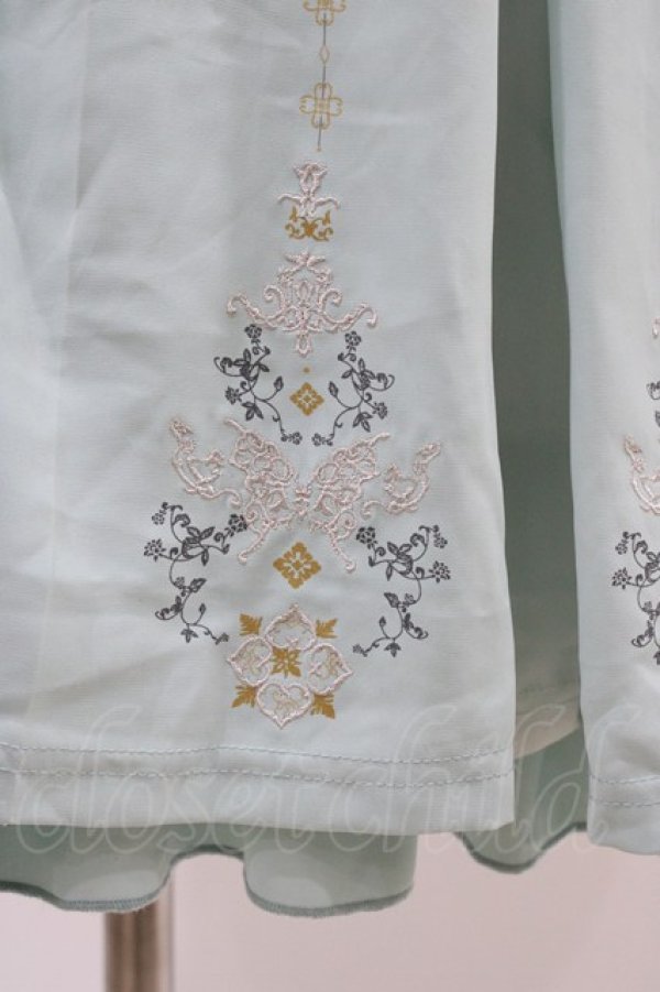 画像4: Ozz oneste / 霧蝶刺繍入り袴風プリーツスカート  サックス H-26-03-15-022-OO-SK-KB-ZH (4)