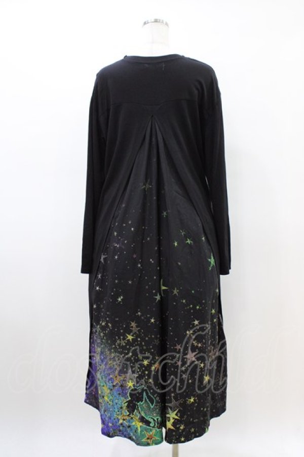 画像2: NieR Clothing / プリント切替ロングワンピース  黒 H-26-03-15-024-PU-OP-KB-ZH (2)