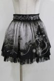 画像1: abilletage / ヴィランズ柄シフォンスカート(ミニ) ミニ丈  H-26-03-22-030-GO-SK-KB-ZH (1)