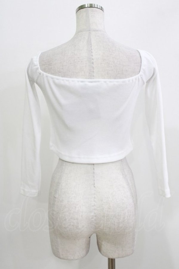 画像2: MORPH8NE / Berry off shoulder ribbed crop top  ホワイト H-26-03-22-076-PU-TO-KB-ZH (2)