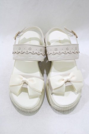画像: m petit by misako / AMリボンスニーカーサンダル LL アイボリー H-26-03-23-078-LO-SH-NS-ZH