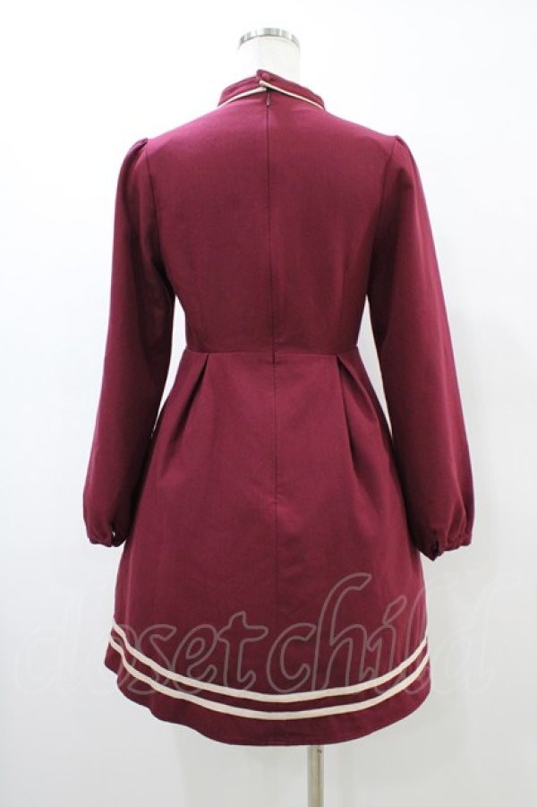 画像2: an another angelus / カメオ付きワンピース Free Bordeaux H-26-03-24-1033-CA-OP-NS-ZH (2)