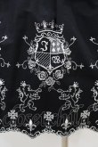 画像3: Innocent World / エンブレム刺繍ジャンパースカート Free ブラック H-26-03-24-1035-IW-OP-NS-ZH (3)