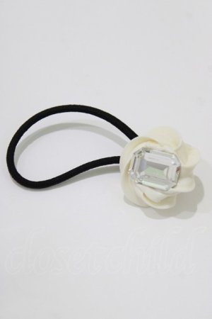 画像: Q-pot. / Fresh SW Square Crystal Jewel Whip Hair Rubber Band  ホワイト H-26-03-24-078-QP-AC-KB-ZH