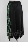 画像3: NieR Clothing / レイヤード風スカートパンツ  黒×緑 H-26-03-27-044-PU-SK-KB-ZH (3)