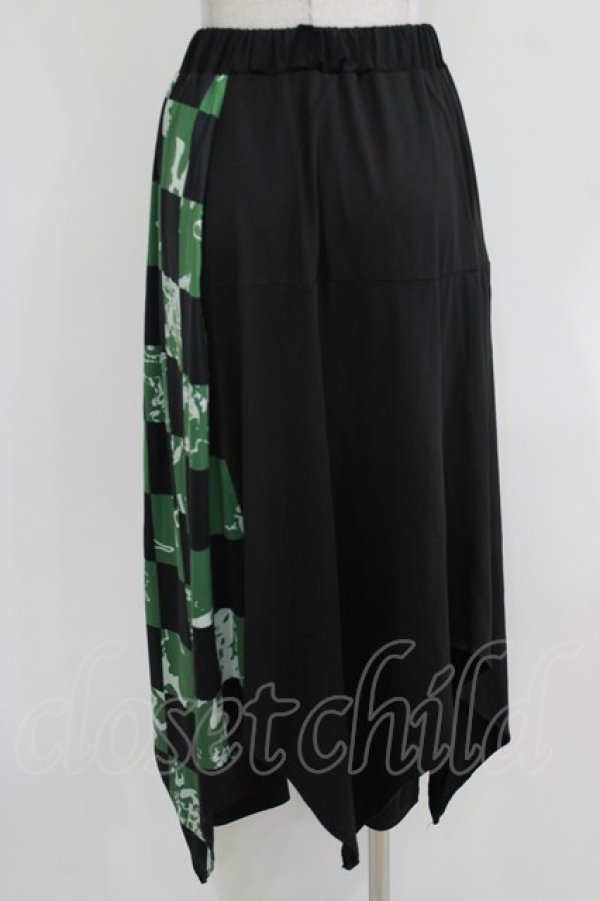 画像3: NieR Clothing / レイヤード風スカートパンツ  黒×緑 H-26-03-27-044-PU-SK-KB-ZH (3)